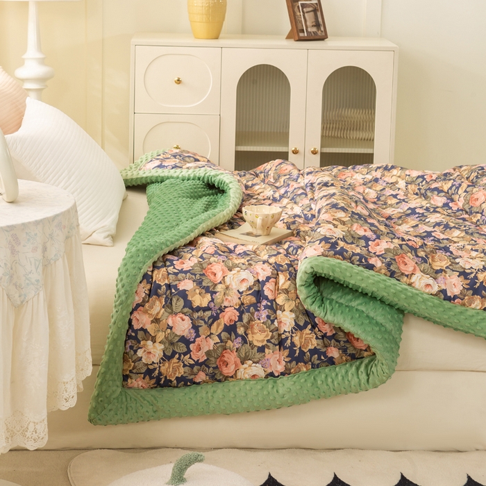 91家纺网 家纺一手货源 找家纺 锦鹭被业 2025新款AB版舒适全棉纯棉豆豆绒被被子被芯 玫瑰花海