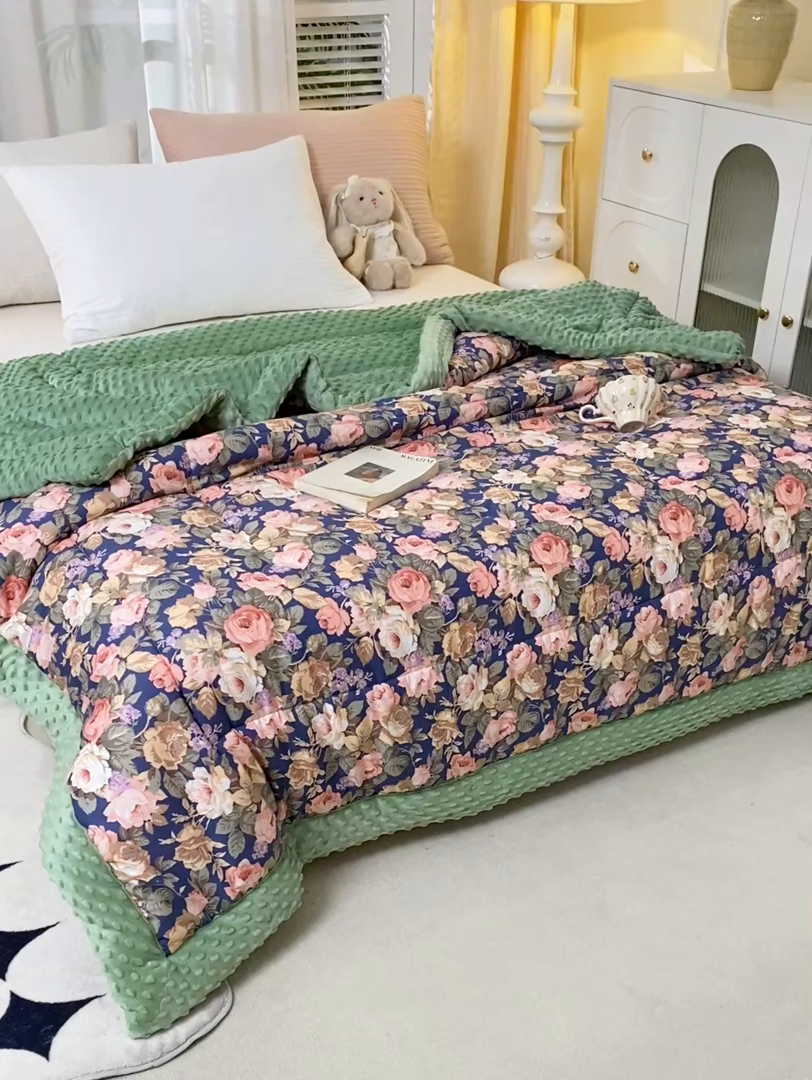 91家纺网 家纺一手货源 找家纺 锦鹭被业 2025新款AB版舒适全棉纯棉豆豆绒被被子被芯 玫瑰花海