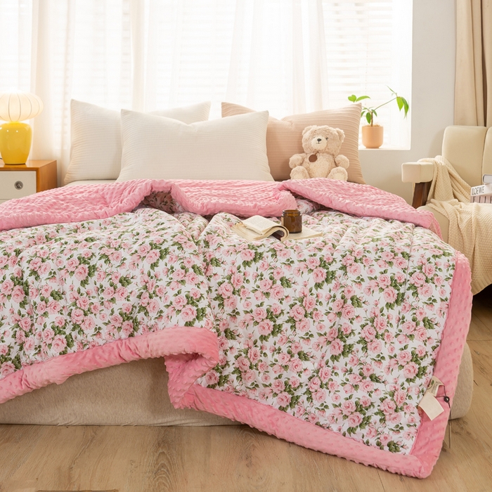 91家纺网 家纺一手货源 找家纺 锦鹭被业 2025新款AB版舒适全棉纯棉豆豆绒被被子被芯 玫瑰物语