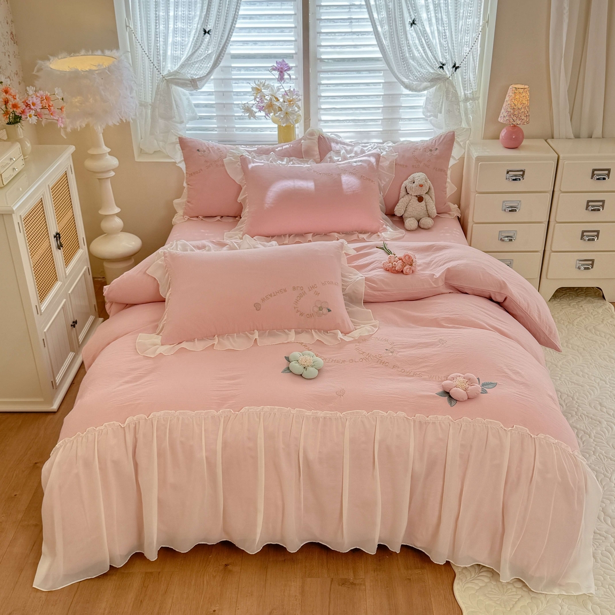 91家纺网 家纺一手货源 找家纺 （总）大麦乐田 2025新款法式公主风仙女糯小棉立体花刺绣四件套