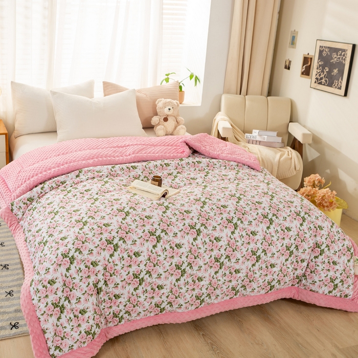 91家纺网 家纺一手货源 找家纺 锦鹭被业 2025新款AB版舒适全棉纯棉豆豆绒被被子被芯 玫瑰物语