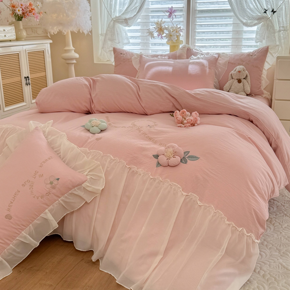 91家纺网 家纺一手货源 找家纺 （总）大麦乐田 2025新款法式公主风仙女糯小棉立体花刺绣四件套