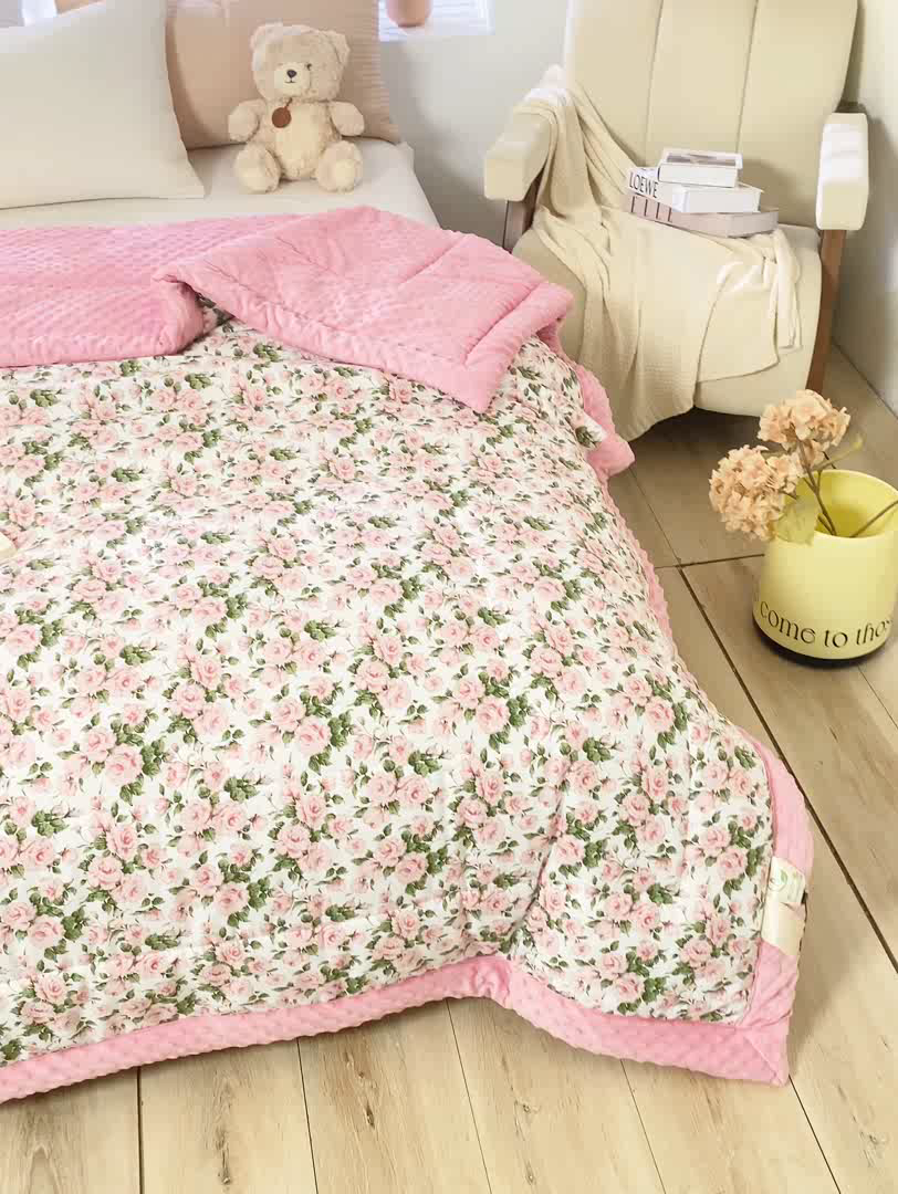 91家纺网 家纺一手货源 找家纺 锦鹭被业 2025新款AB版舒适全棉纯棉豆豆绒被被子被芯 玫瑰物语
