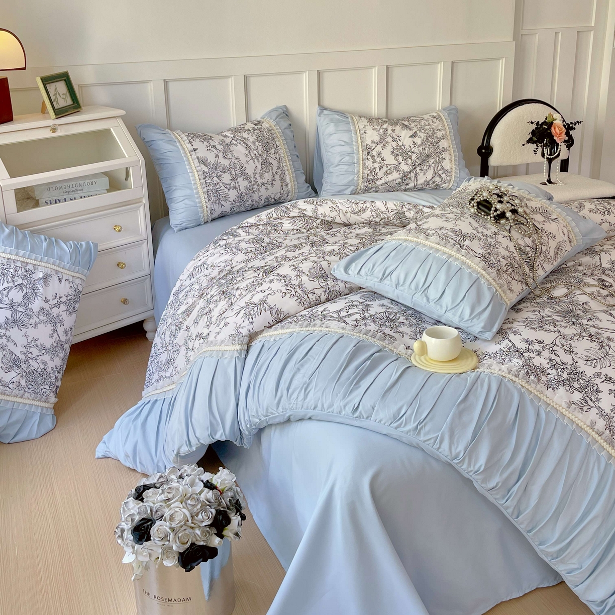 91家纺网 家纺一手货源 找家纺 大麦乐田 2025新款法式褶皱糯小棉直角床单四件套 安娜公主-浅兰