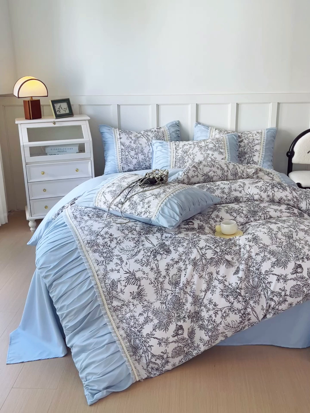 91家纺网 家纺一手货源 找家纺 大麦乐田 2025新款法式褶皱糯小棉直角床单四件套 安娜公主-浅兰