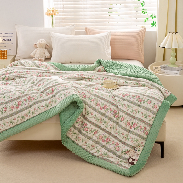 91家纺网 家纺一手货源 找家纺 锦鹭被业 2025新款AB版舒适全棉纯棉豆豆绒被被子被芯 蔷薇