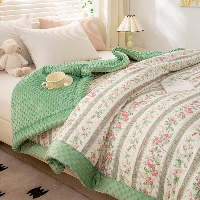 91家纺网 家纺一手货源 找家纺 锦鹭被业 2025新款AB版舒适全棉纯棉豆豆绒被被子被芯 蔷薇