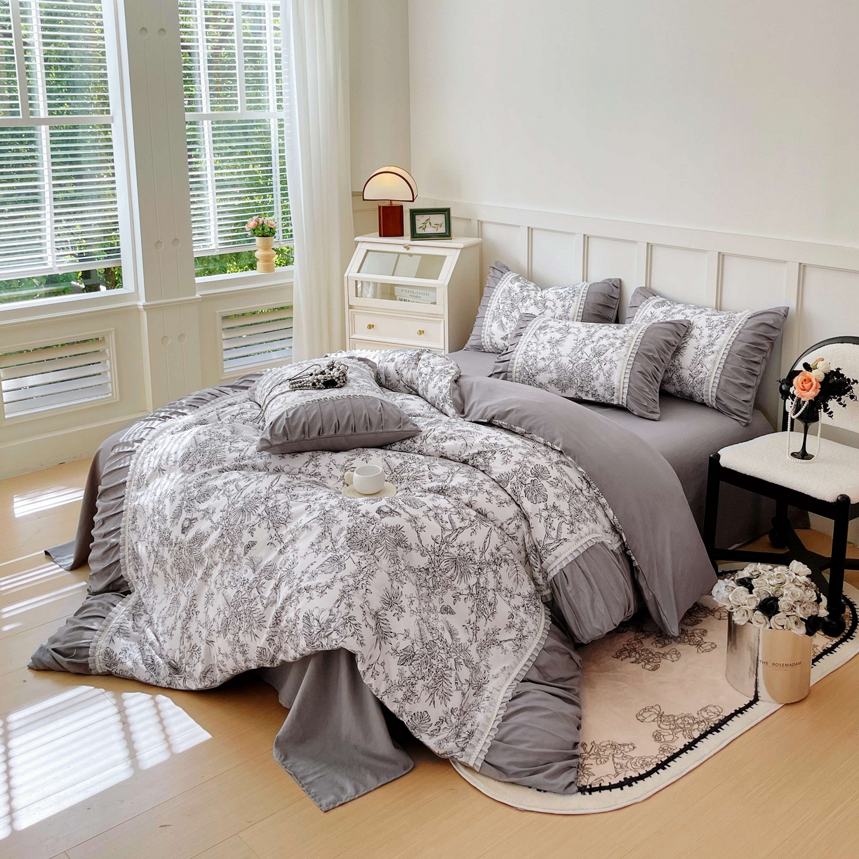 91家纺网 家纺一手货源 找家纺 大麦乐田 2025新款法式褶皱糯小棉直角床单四件套 安娜公主-绅士灰