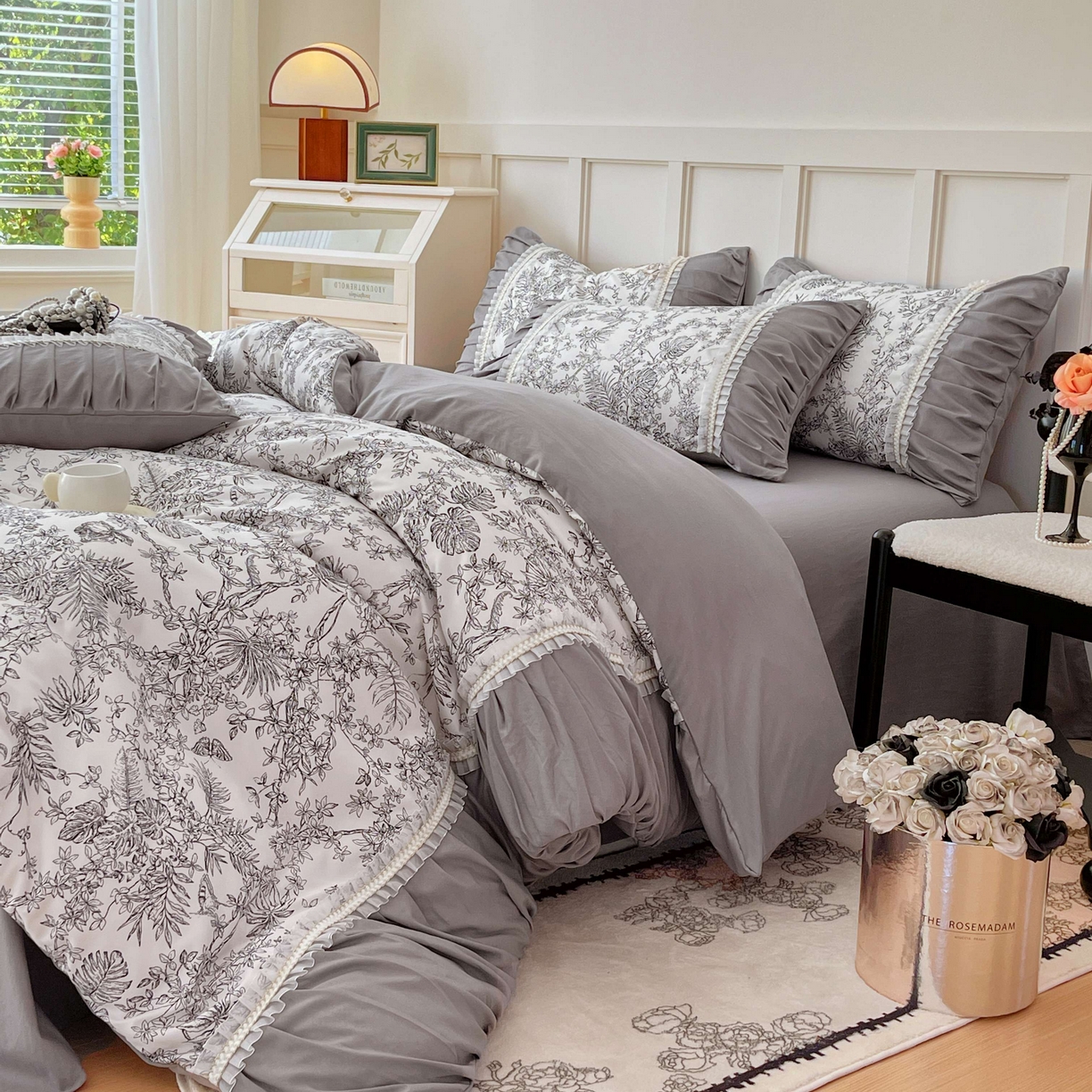 91家纺网 家纺一手货源 找家纺 大麦乐田 2025新款法式褶皱糯小棉直角床单四件套 安娜公主-绅士灰