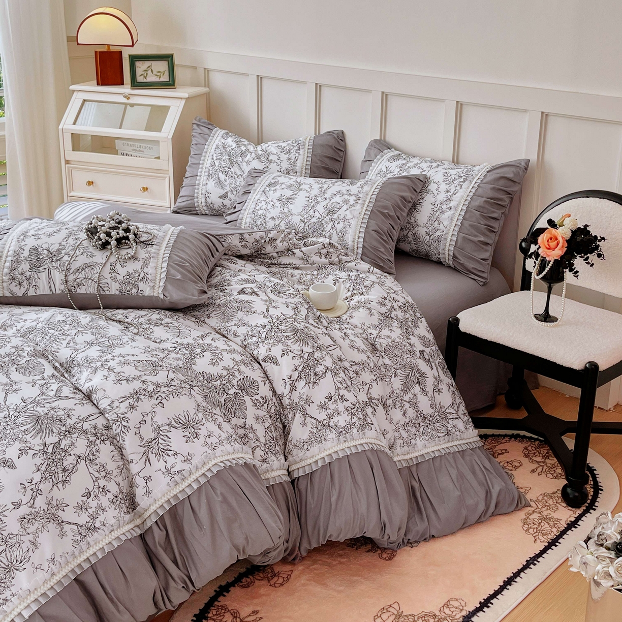 91家纺网 家纺一手货源 找家纺 大麦乐田 2025新款法式褶皱糯小棉直角床单四件套 安娜公主-绅士灰