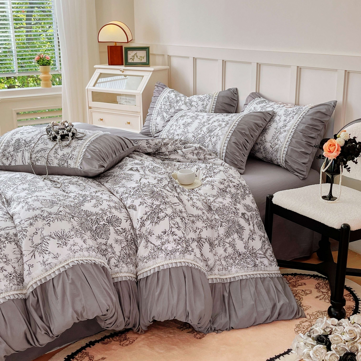 91家纺网 家纺一手货源 找家纺 大麦乐田 2025新款法式褶皱糯小棉直角床单四件套 安娜公主-绅士灰