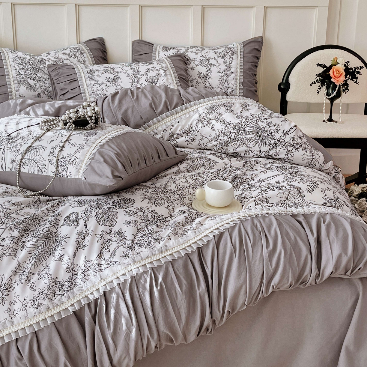 91家纺网 家纺一手货源 找家纺 大麦乐田 2025新款法式褶皱糯小棉直角床单四件套 安娜公主-绅士灰