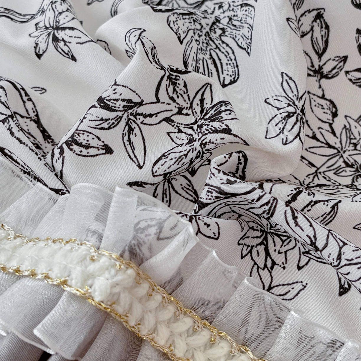 91家纺网 家纺一手货源 找家纺 大麦乐田 2025新款法式褶皱糯小棉直角床单四件套 安娜公主-绅士灰