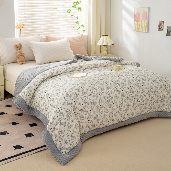 91家纺网 家纺一手货源 找家纺 锦鹭被业 2025新款AB版舒适全棉纯棉豆豆绒被被子被芯 俏花枝