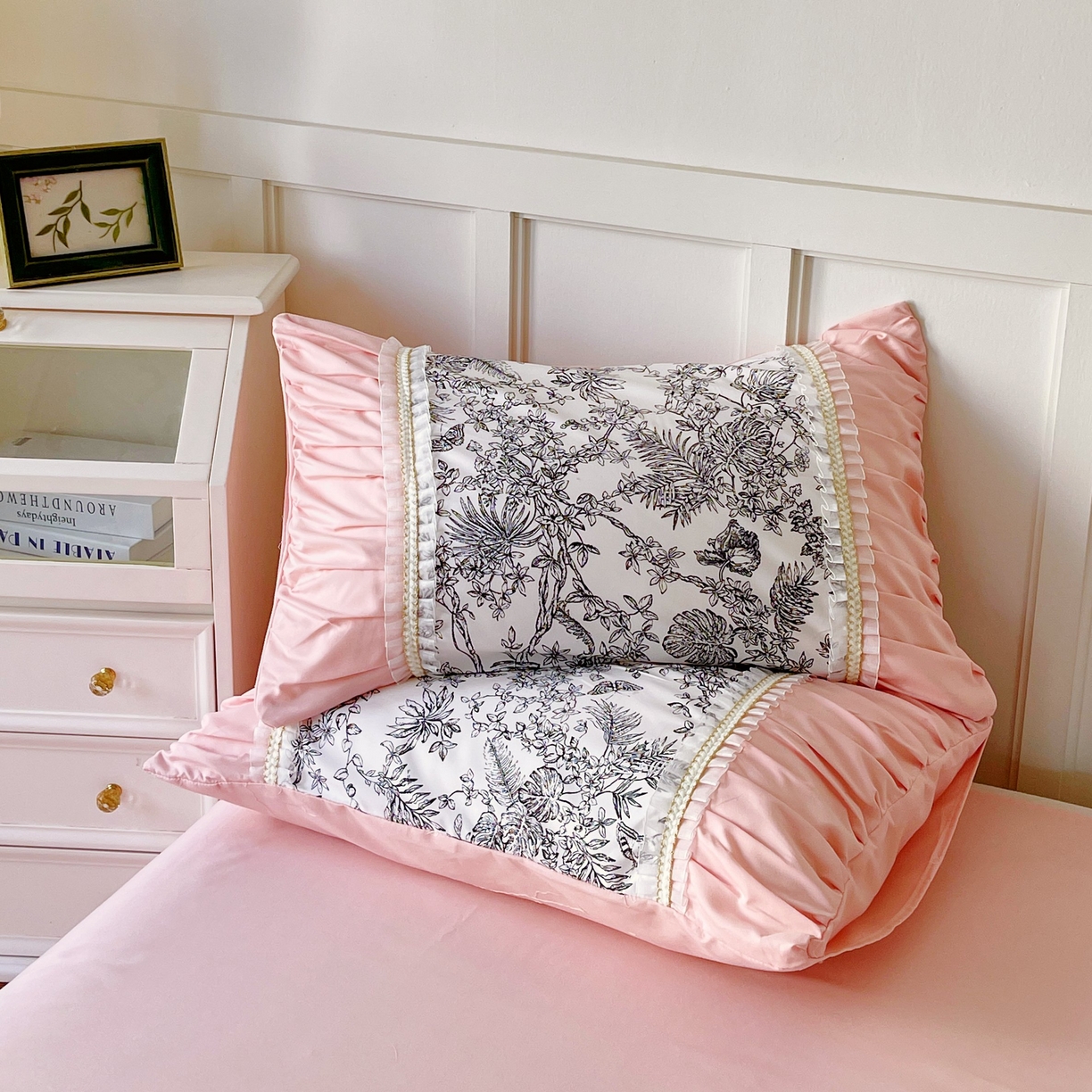 91家纺网 家纺一手货源 找家纺 大麦乐田 2025新款法式褶皱糯小棉直角床单四件套 安娜公主-香粉玉