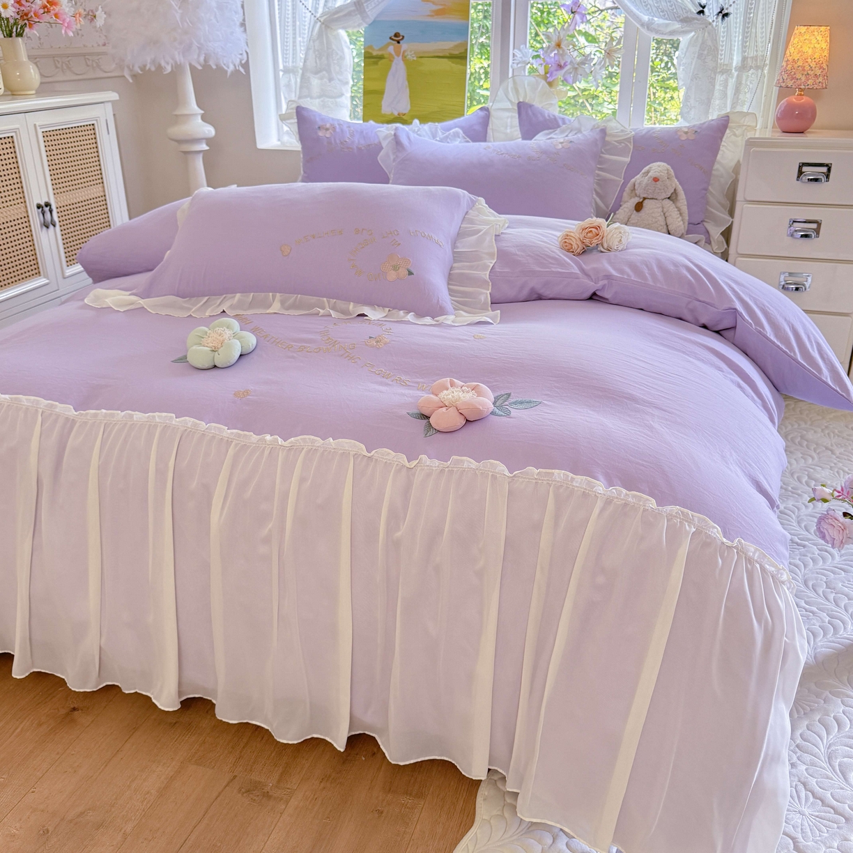 91家纺网 家纺一手货源 找家纺 大麦乐田 2025新款法式公主风仙女糯小棉立体花刺绣四件套 浪漫花朵-紫