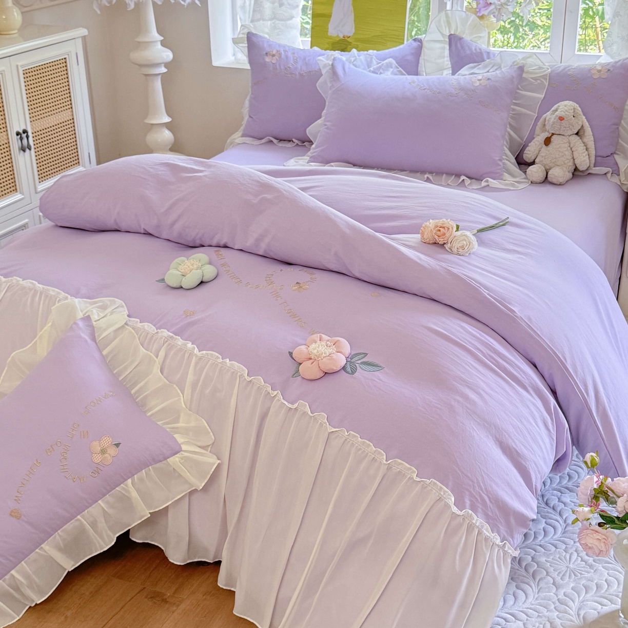 91家纺网 家纺一手货源 找家纺 大麦乐田 2025新款法式公主风仙女糯小棉立体花刺绣四件套 浪漫花朵-紫