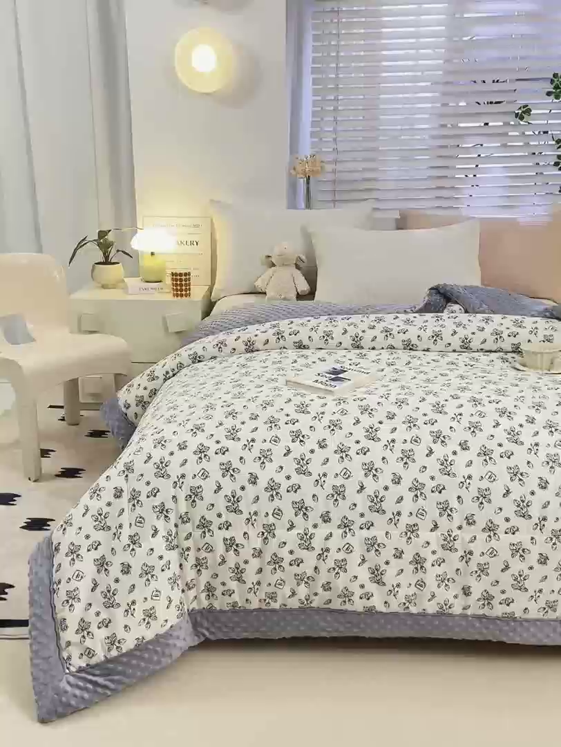 91家纺网 家纺一手货源 找家纺 锦鹭被业 2025新款AB版舒适全棉纯棉豆豆绒被被子被芯 素雅果