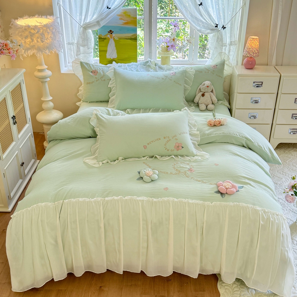 91家纺网 家纺一手货源 找家纺 大麦乐田 2025新款法式公主风仙女糯小棉立体花刺绣四件套 浪漫花朵-绿