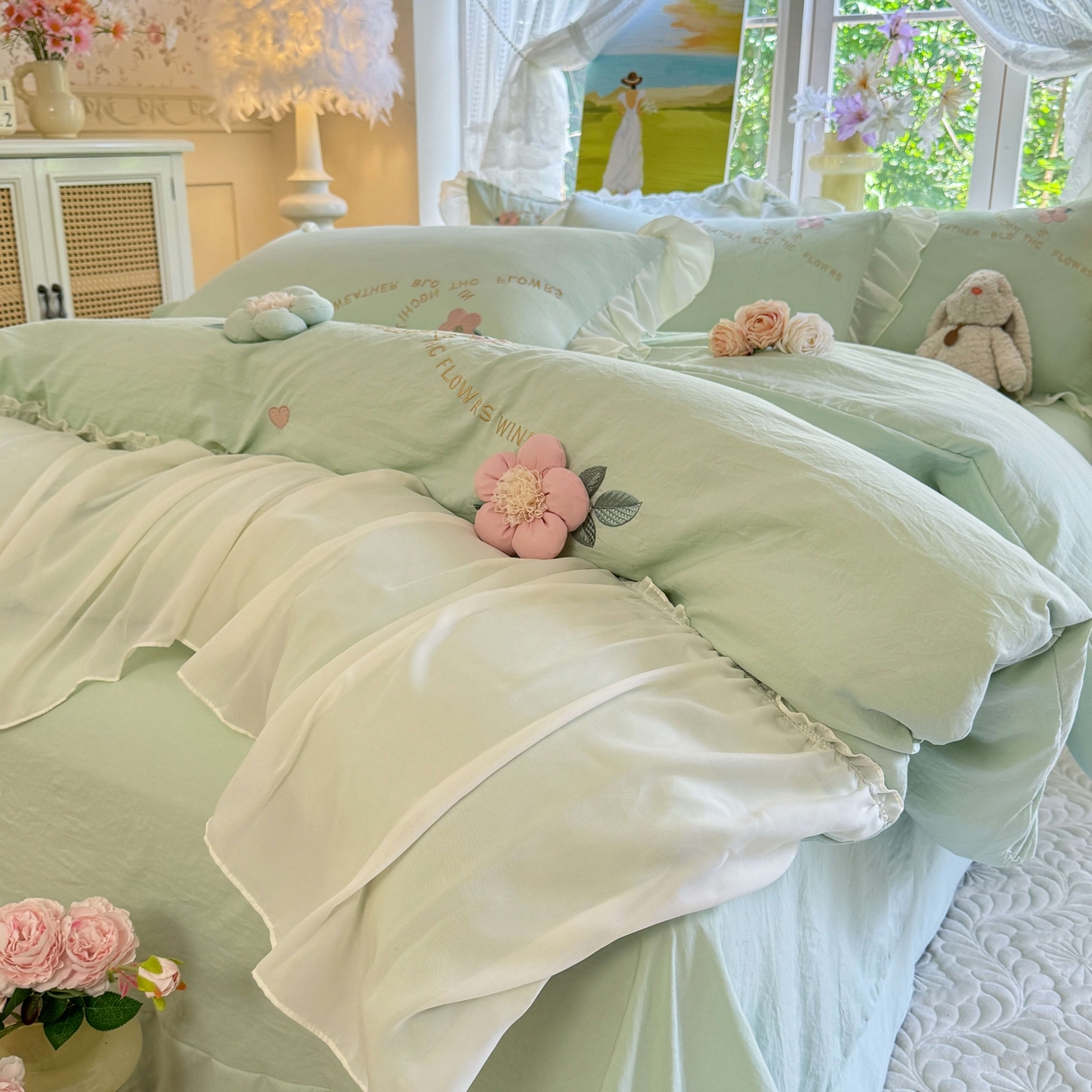 91家纺网 家纺一手货源 找家纺 大麦乐田 2025新款法式公主风仙女糯小棉立体花刺绣四件套 浪漫花朵-绿