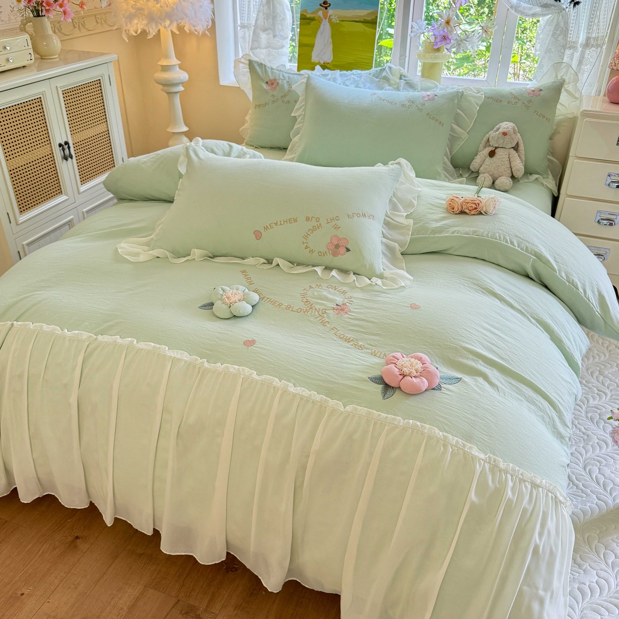 91家纺网 家纺一手货源 找家纺 大麦乐田 2025新款法式公主风仙女糯小棉立体花刺绣四件套 浪漫花朵-绿