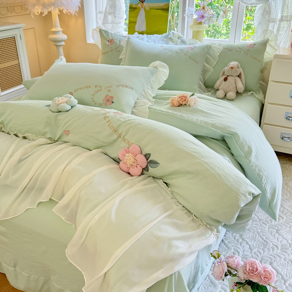91家纺网 家纺一手货源 找家纺 大麦乐田 2025新款法式公主风仙女糯小棉立体花刺绣四件套 浪漫花朵-绿