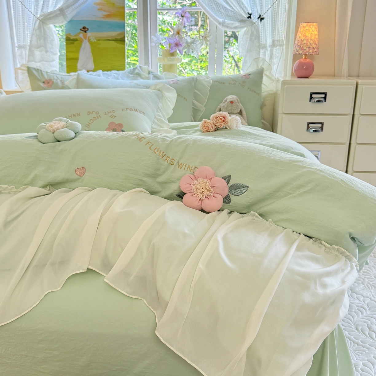 91家纺网 家纺一手货源 找家纺 大麦乐田 2025新款法式公主风仙女糯小棉立体花刺绣四件套 浪漫花朵-绿