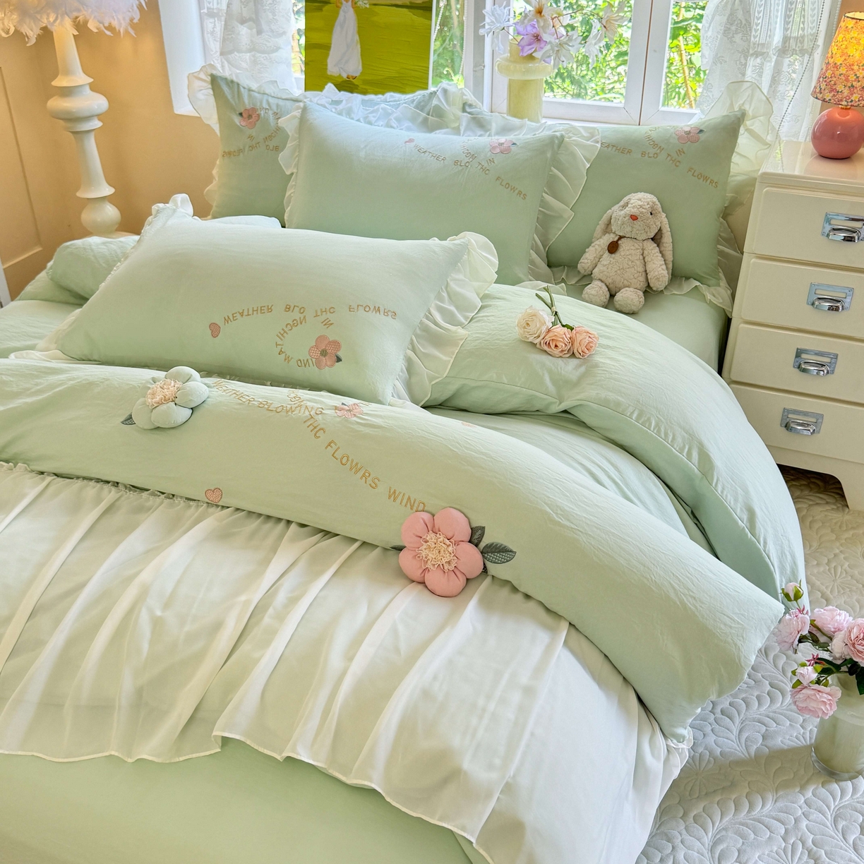 91家纺网 家纺一手货源 找家纺 大麦乐田 2025新款法式公主风仙女糯小棉立体花刺绣四件套 浪漫花朵-绿
