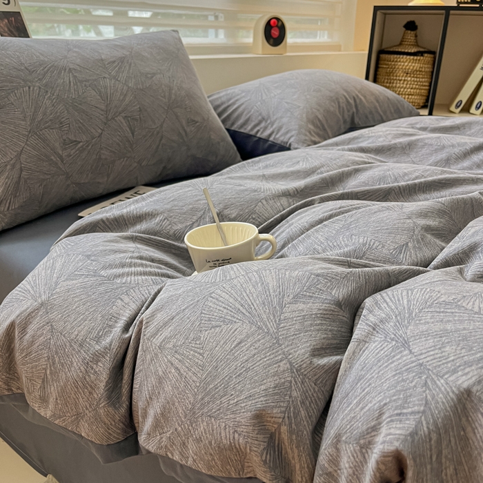 91家纺网 家纺一手货源 找家纺 吉象家纺 2025新款全棉纯棉加厚磨毛印花四件套 云影风华