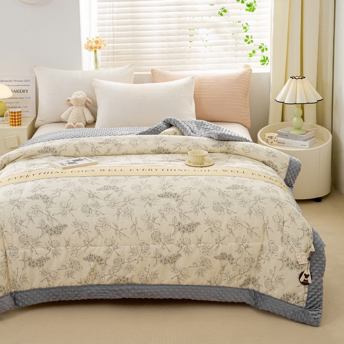 91家纺网 家纺一手货源 找家纺 锦鹭被业 2025新款AB版舒适全棉纯棉豆豆绒被被子被芯 午后茶花