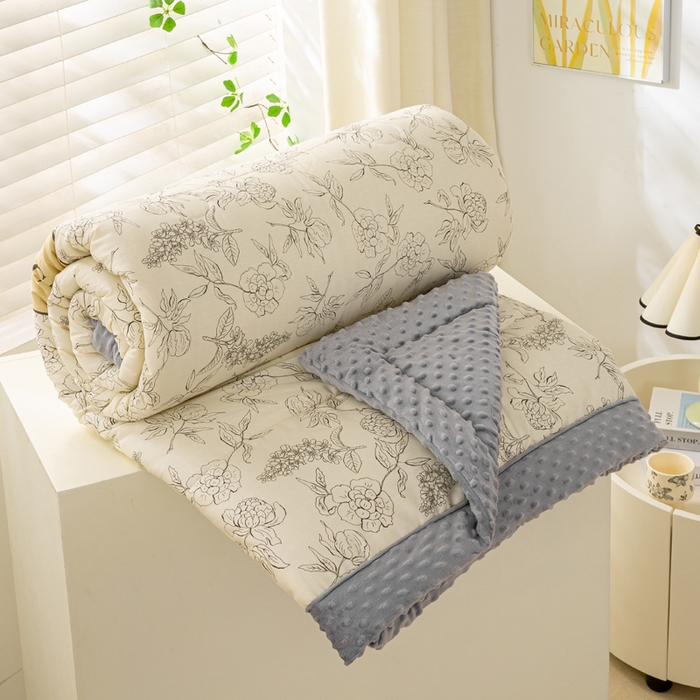 91家纺网 家纺一手货源 找家纺 锦鹭被业 2025新款AB版舒适全棉纯棉豆豆绒被被子被芯 午后茶花