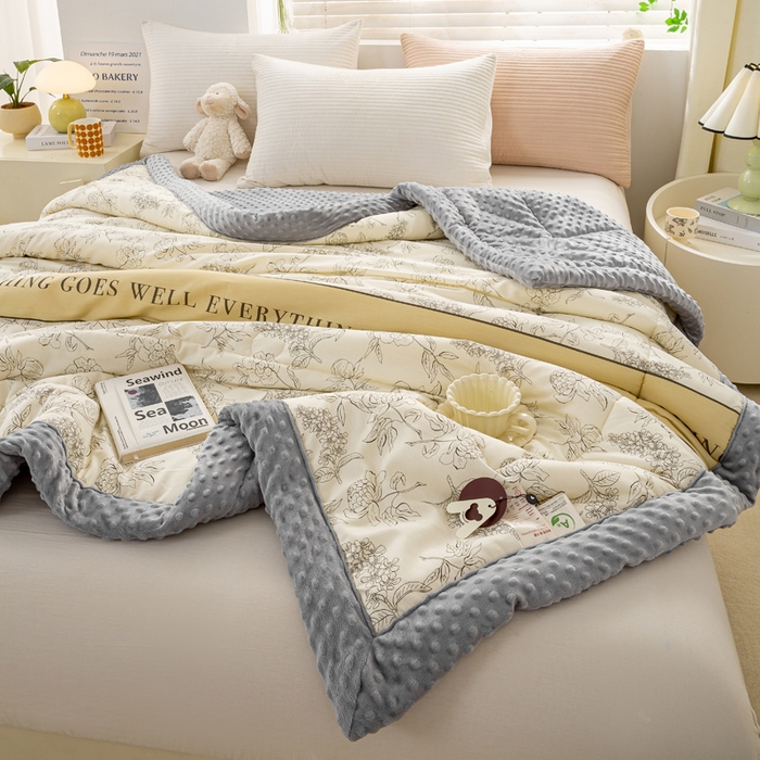 91家纺网 家纺一手货源 找家纺 锦鹭被业 2025新款AB版舒适全棉纯棉豆豆绒被被子被芯 午后茶花