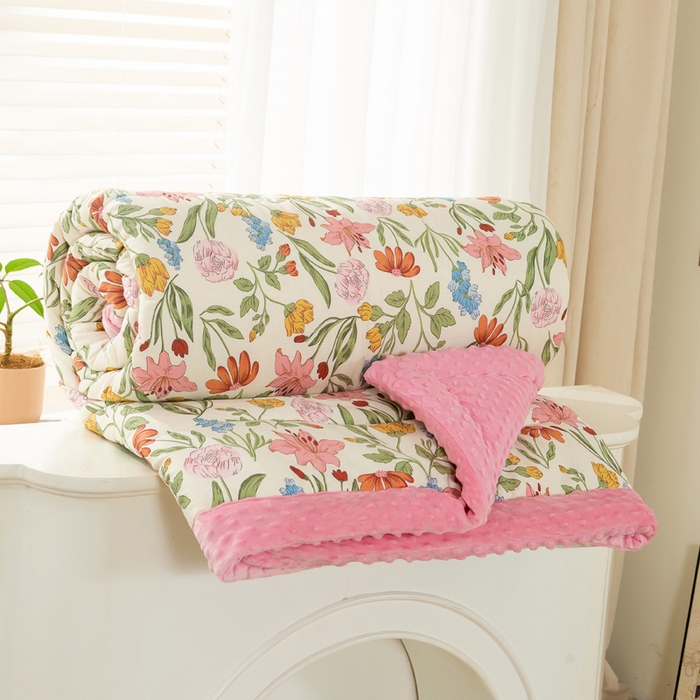 91家纺网 家纺一手货源 找家纺 锦鹭被业 2025新款AB版舒适全棉纯棉豆豆绒被被子被芯 一览芳华-粉