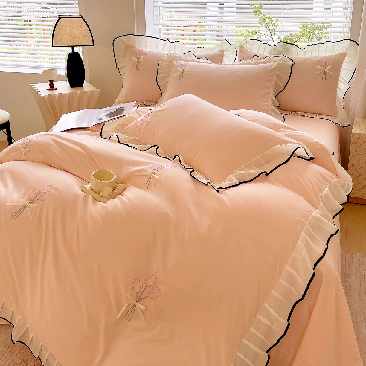 91家纺网 家纺一手货源 找家纺 （总）大麦乐田 2025新款小清新水洗糯小棉花边纸立体花刺绣四件套