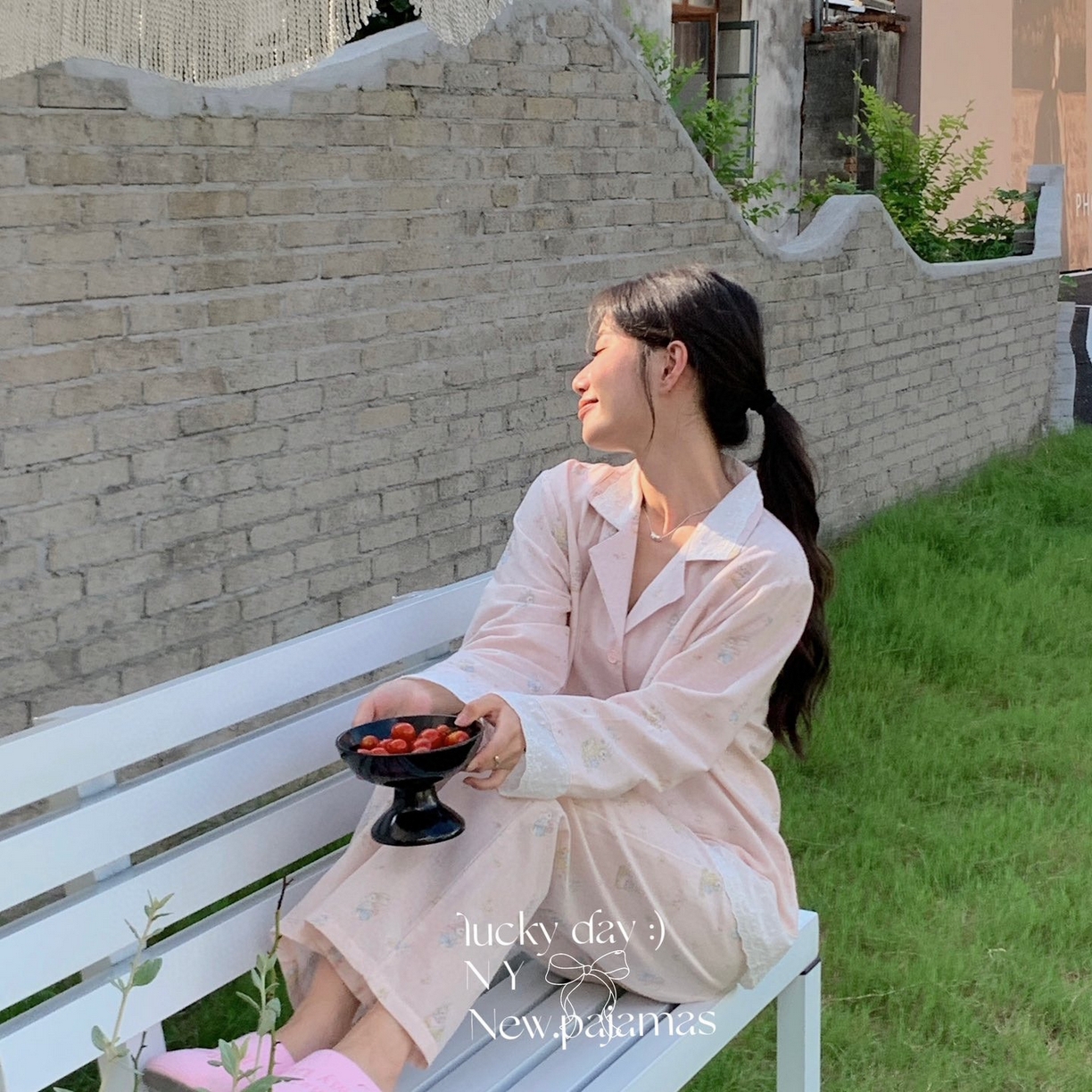 91家纺网 家纺一手货源 找家纺 纽约生活 2025新款有氧纱南法蕾丝西装领长袖长裤（会员-5） 兔影繁花