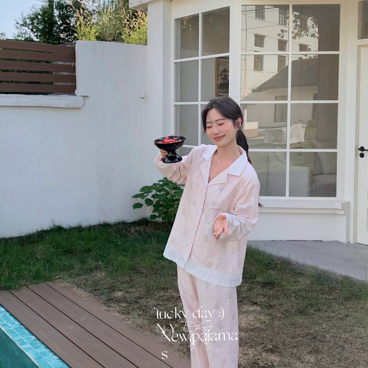 91家纺网 家纺一手货源 找家纺 纽约生活 2025新款有氧纱南法蕾丝西装领长袖长裤（会员-5） 兔影繁花