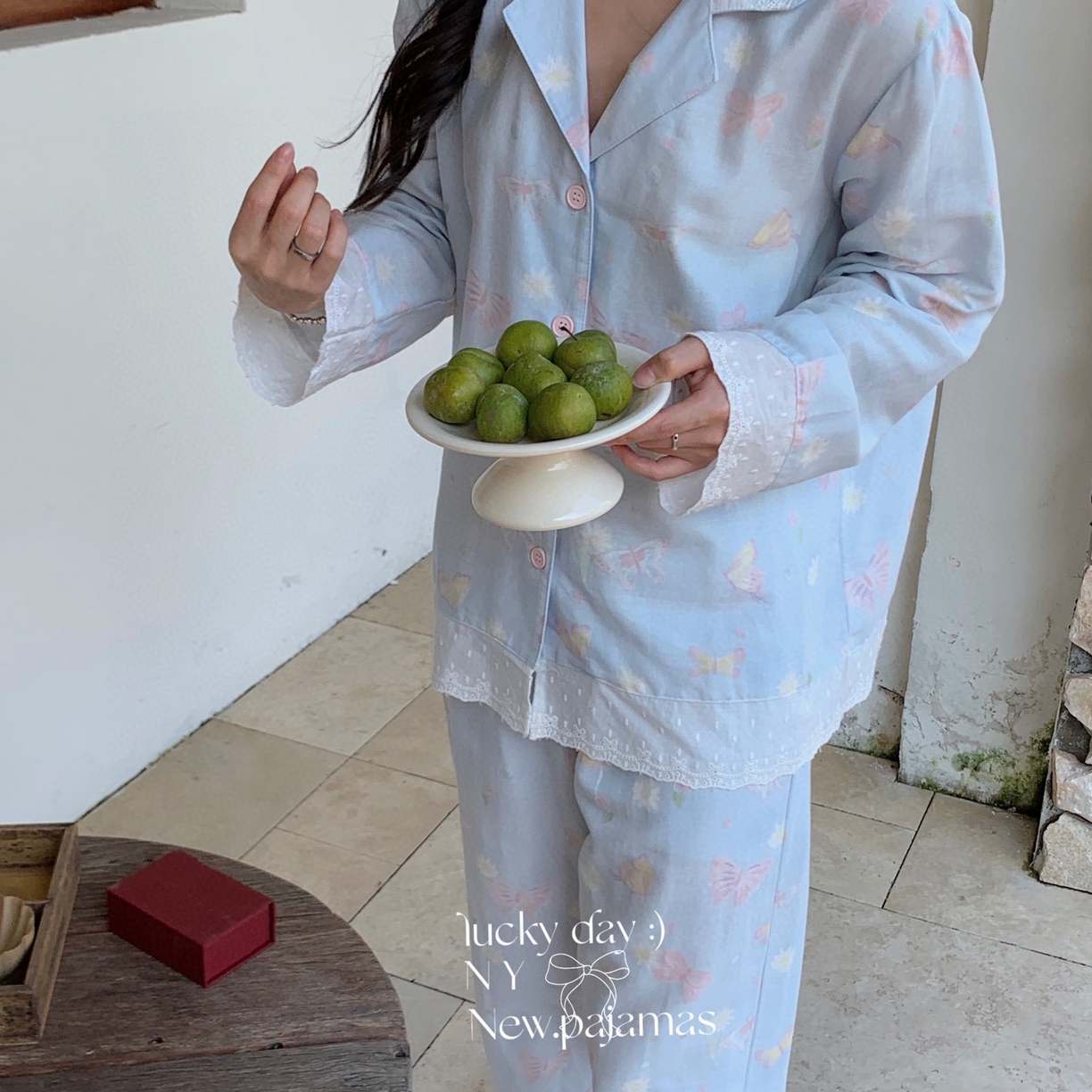 91家纺网 家纺一手货源 找家纺 纽约生活 2025新款有氧纱南法蕾丝西装领长袖长裤（会员-5） 烟雨蝴蝶