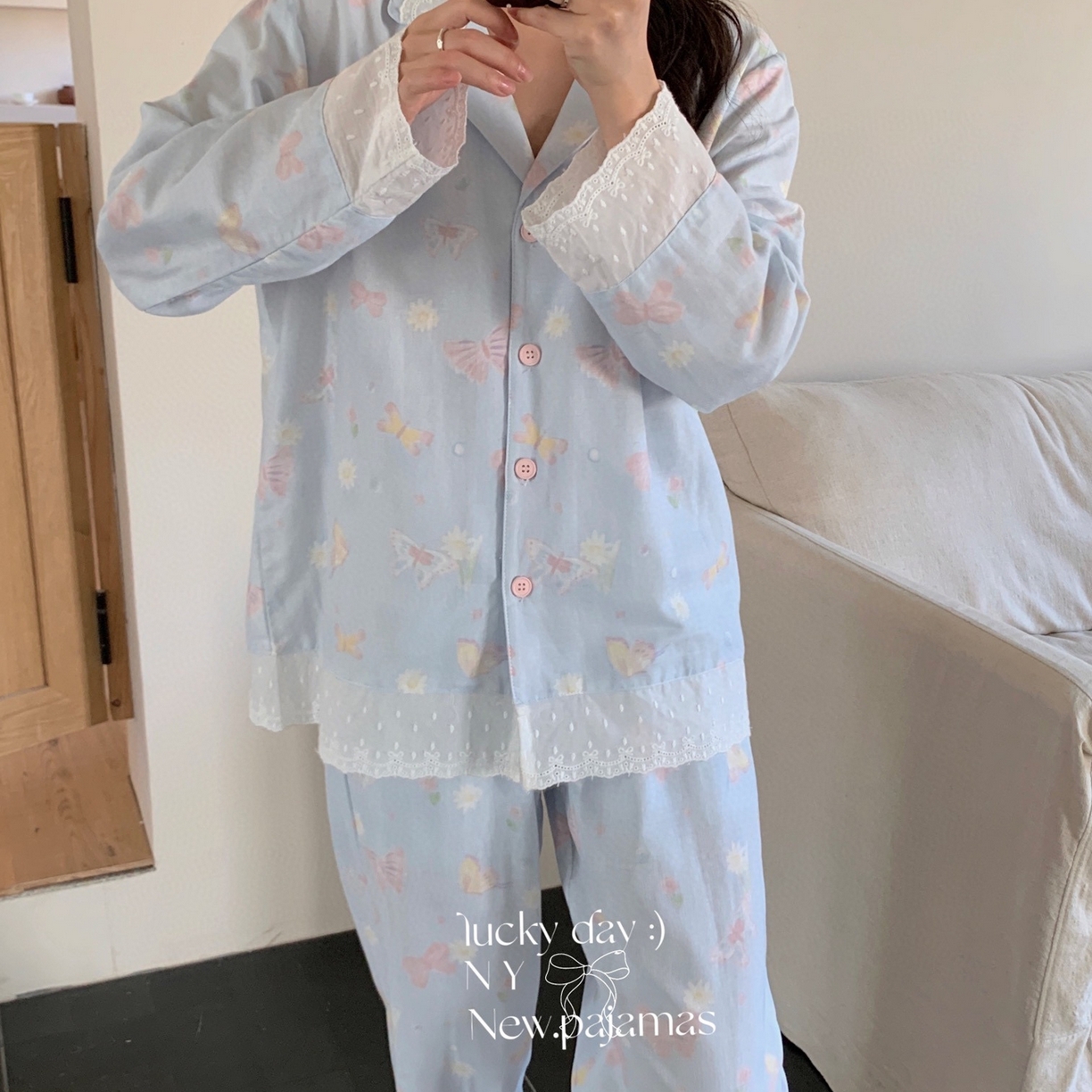 91家纺网 家纺一手货源 找家纺 纽约生活 2025新款有氧纱南法蕾丝西装领长袖长裤（会员-5） 烟雨蝴蝶