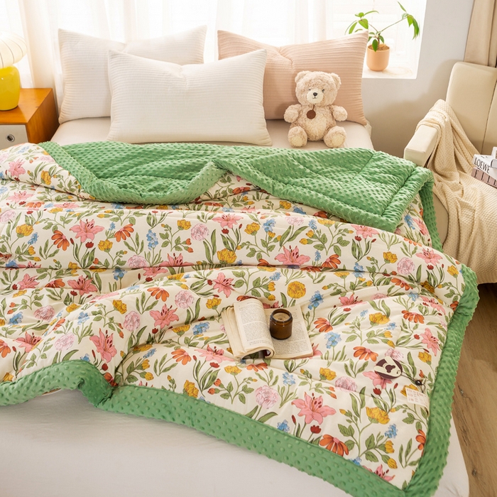 91家纺网 家纺一手货源 找家纺 锦鹭被业 2025新款AB版舒适全棉纯棉豆豆绒被被子被芯 一览芳华-绿