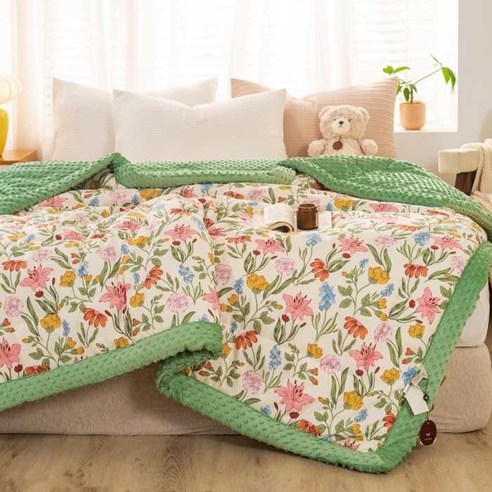 91家纺网 家纺一手货源 找家纺 锦鹭被业 2025新款AB版舒适全棉纯棉豆豆绒被被子被芯 一览芳华-绿