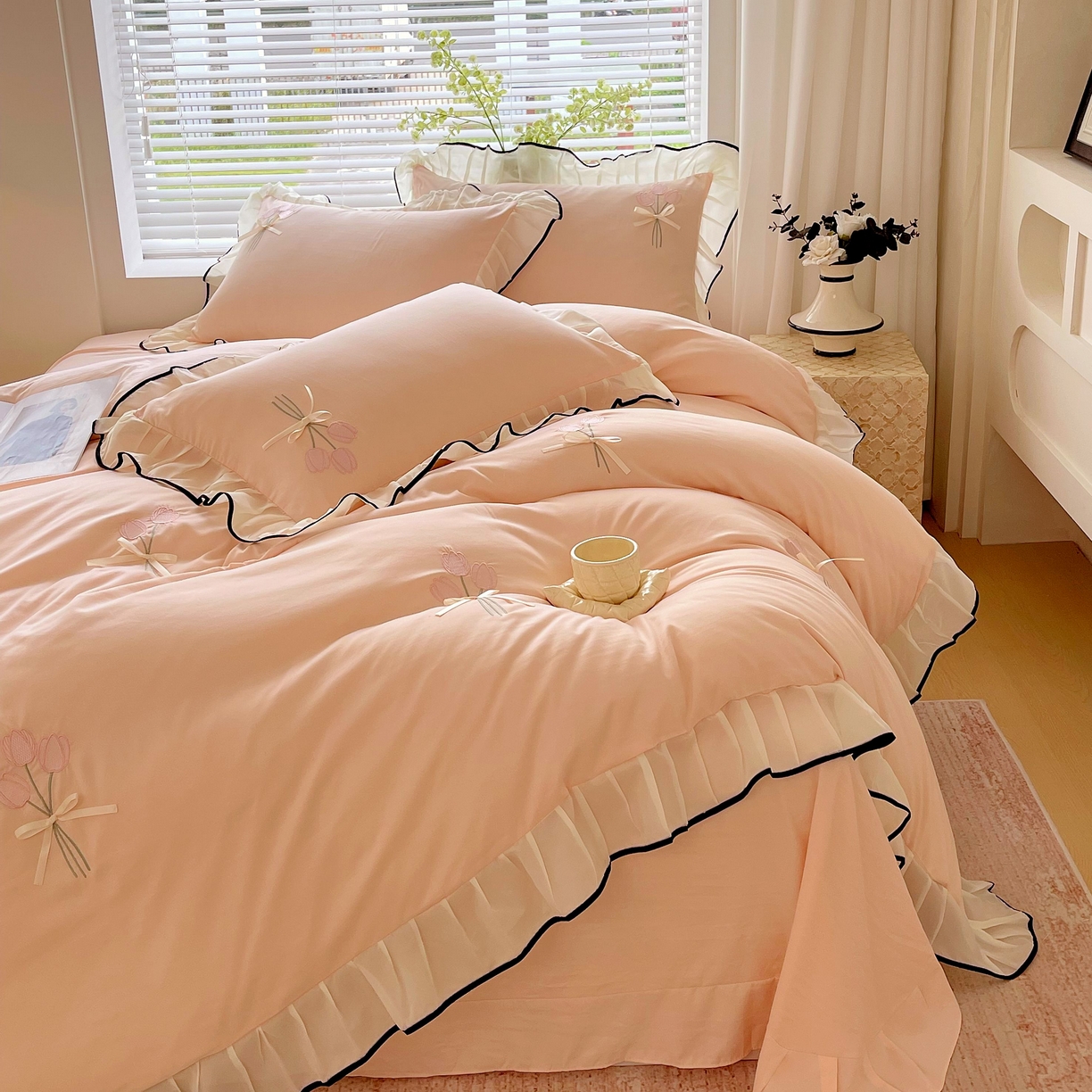 91家纺网 家纺一手货源 找家纺 大麦乐田 2025新款小清新水洗糯小棉花边纸立体花刺绣四件套 郁金香-嫩玉