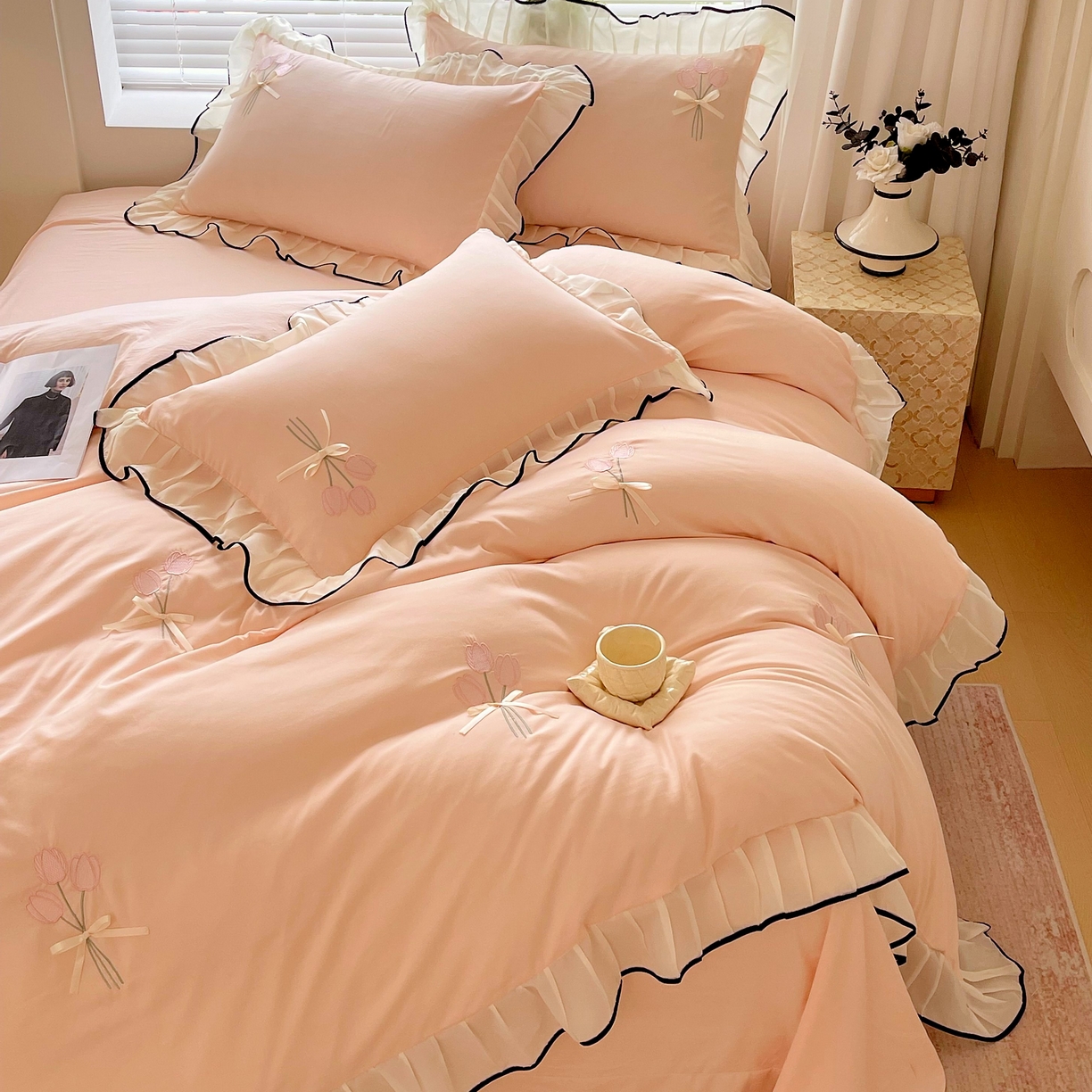 91家纺网 家纺一手货源 找家纺 大麦乐田 2025新款小清新水洗糯小棉花边纸立体花刺绣四件套 郁金香-嫩玉