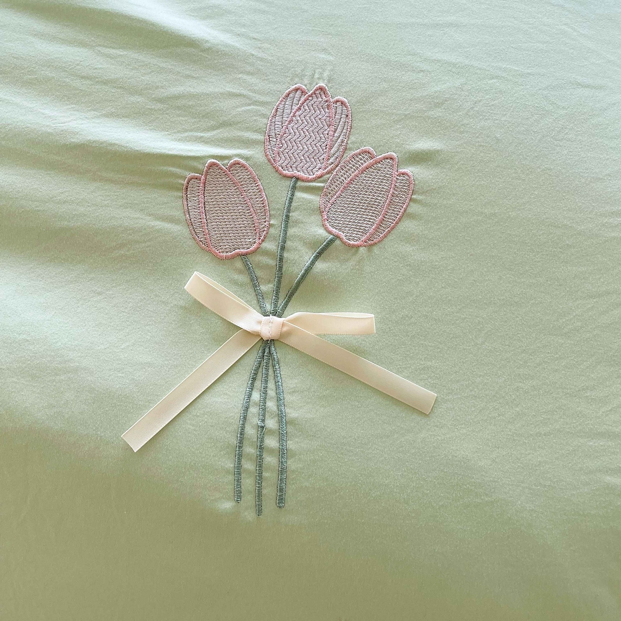 91家纺网 家纺一手货源 找家纺 大麦乐田 2025新款小清新水洗糯小棉花边纸立体花刺绣四件套 郁金香-嫩绿