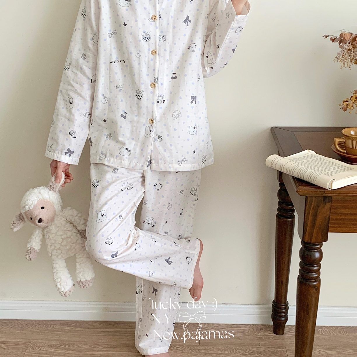 91家纺网 家纺一手货源 找家纺 （总）纽约生活 2024新款有氧纱法式方领甜美小浪漫家居服