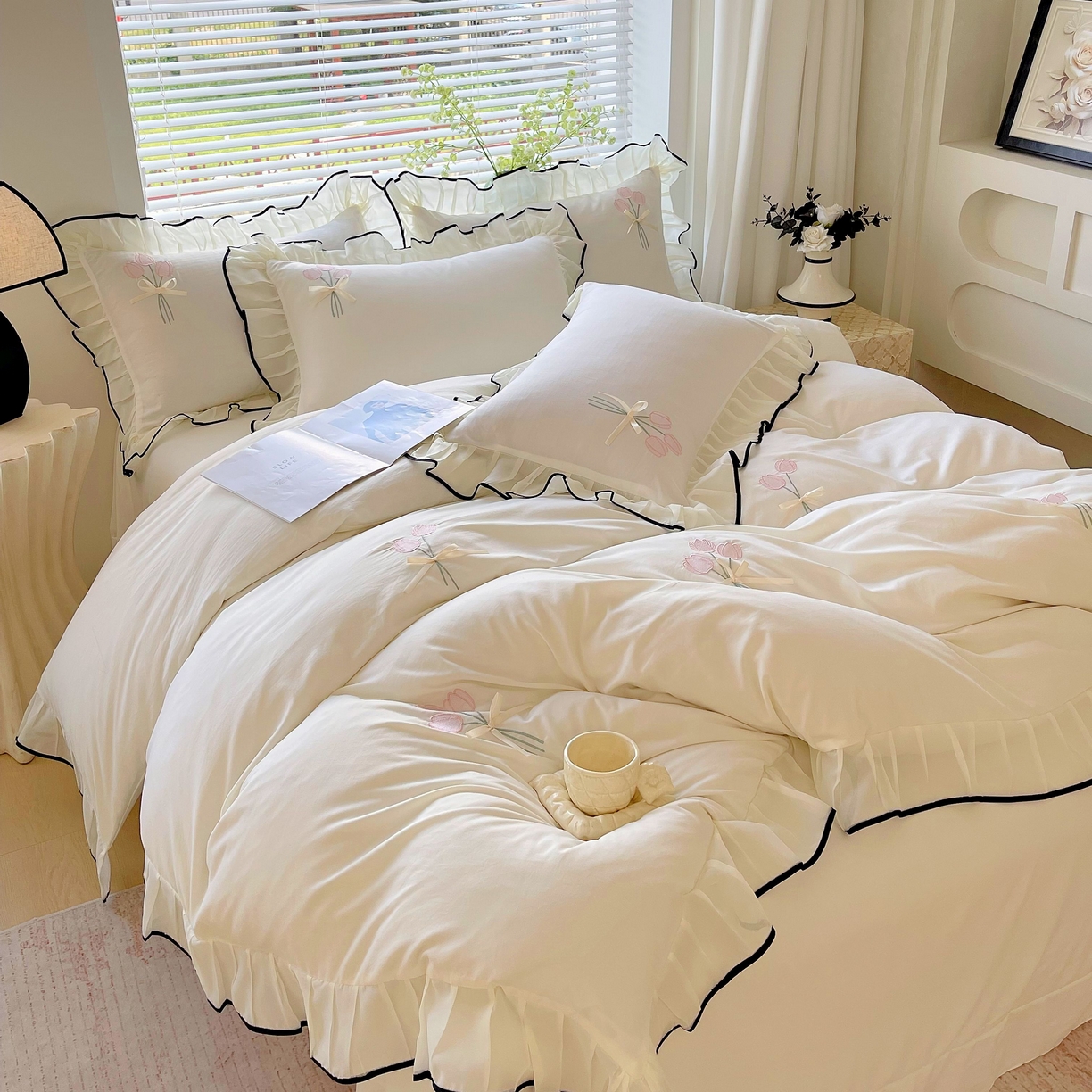 91家纺网 家纺一手货源 找家纺 大麦乐田 2025新款小清新水洗糯小棉花边纸立体花刺绣四件套 郁金香-嫩米