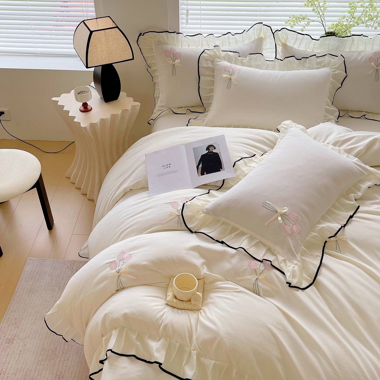 91家纺网 家纺一手货源 找家纺 大麦乐田 2025新款小清新水洗糯小棉花边纸立体花刺绣四件套 郁金香-嫩米