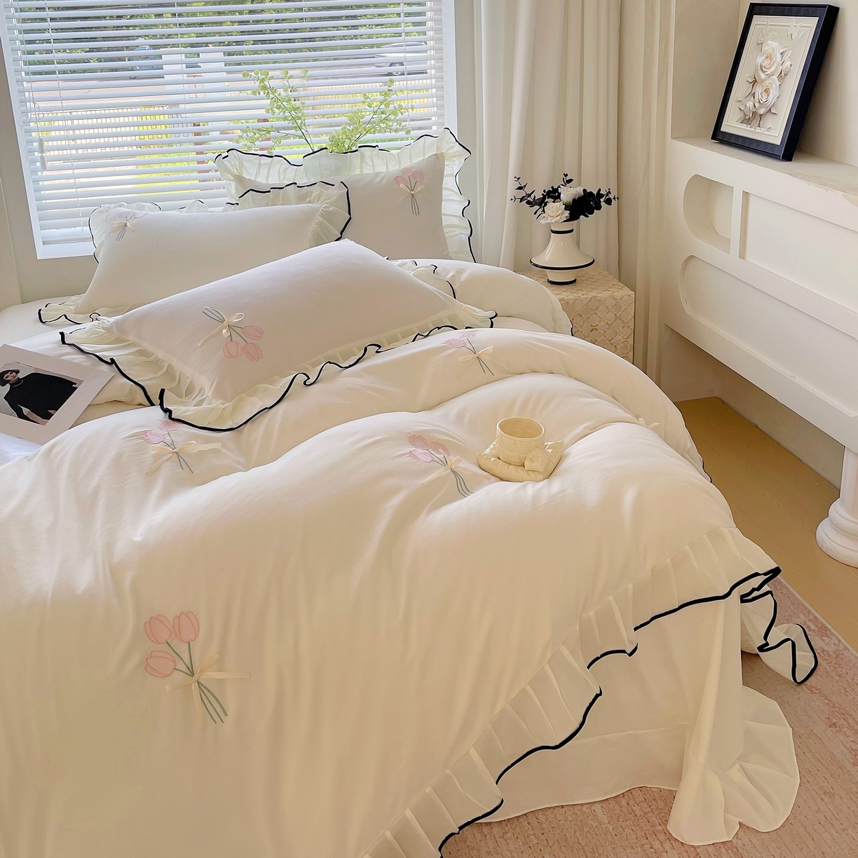 91家纺网 家纺一手货源 找家纺 大麦乐田 2025新款小清新水洗糯小棉花边纸立体花刺绣四件套 郁金香-嫩米