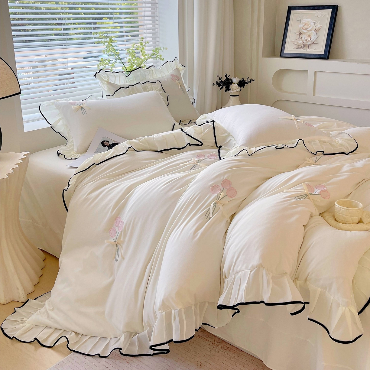 91家纺网 家纺一手货源 找家纺 大麦乐田 2025新款小清新水洗糯小棉花边纸立体花刺绣四件套 郁金香-嫩米