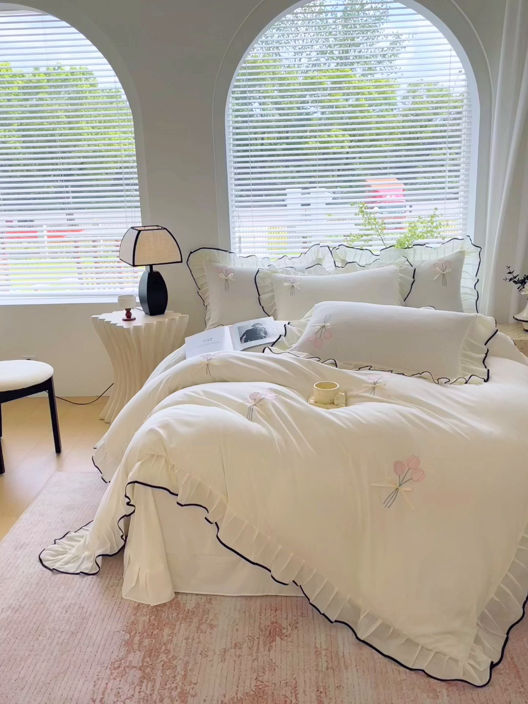 91家纺网 家纺一手货源 找家纺 大麦乐田 2025新款小清新水洗糯小棉花边纸立体花刺绣四件套 郁金香-嫩米