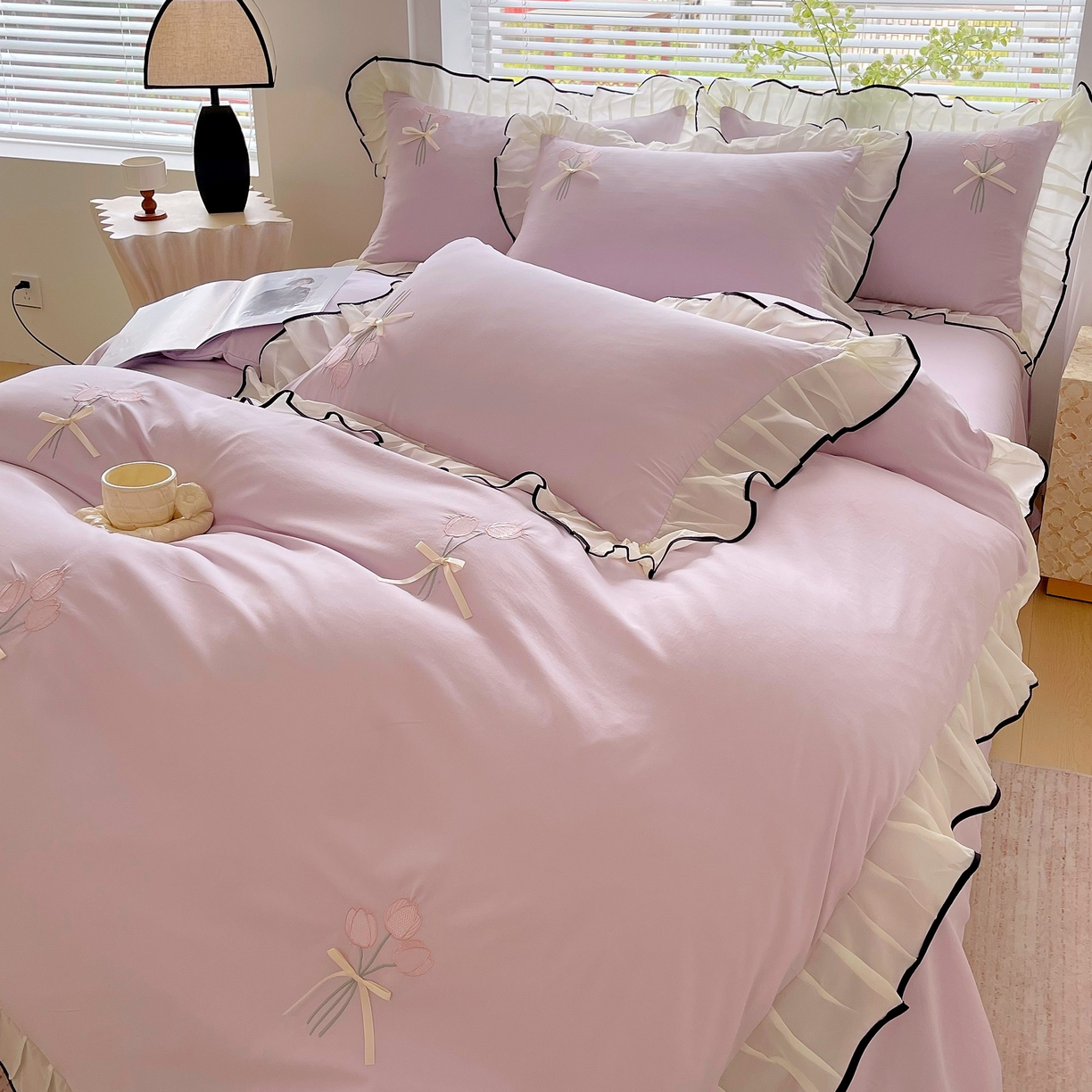 91家纺网 家纺一手货源 找家纺 大麦乐田 2025新款小清新水洗糯小棉花边纸立体花刺绣四件套 郁金香-嫩紫